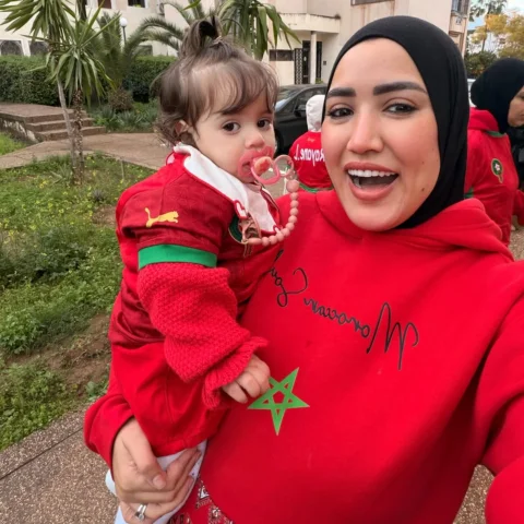 ⁨	الحمدلله مبرووووووك علينااااا الكأس 😍🇲🇦
واش نخرجو نحتافلو ولا حتى لنهار الع