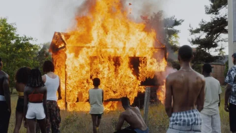 Kendrick Lamar. ELEMENT. Video Out now. 
Thank you @kendricklamar @miyatola @nic