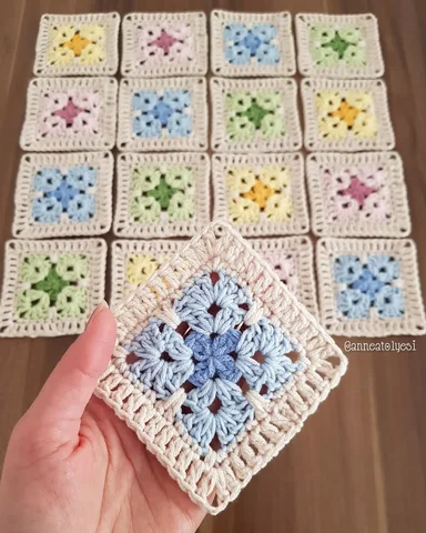 Merhabalar 🌸
Bu akşam çıtır motiflerim ile geldim. Hem renkleri hem modeli çok 