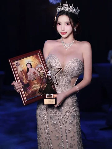 Grateful to receive the Shining Queen International Award 2025 🏆for the third c