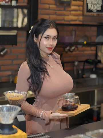 Starting as a barista behind the bar, Santi learned extraction, dialing in, and 
