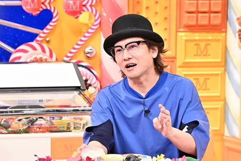 今夜 8時55分から
#マツコの知らない世界 1時間丸ごと『 #アイスの世界 』SP。アイスを片手（両手も👌🏻）にお楽しみください🍦🍨✨ #アイスマン福