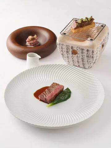 FAUX FILET DE BOEUF DE HIDA (PROVINCE DE GIFU -JAPON-) 1er service: superpositio