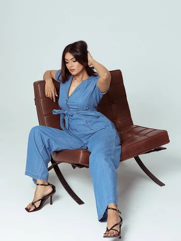 Denim days and boss moods 💫 

@foxglove_l 
@virajfernando_photography 
@glambyr