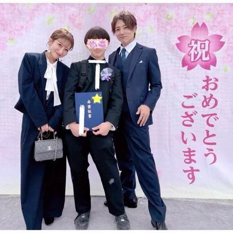 長男・セイアの中学校の卒業式でした🌸

幼い頃から知ってる子も多いので、
とにかく、涙が溢れました😭✨

セイアからの手紙ももらって✉️
卒業生たちの歌にも