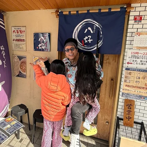 ^_^
娘たちへ
あなた達が急にうどんを食べたいと言うから、日頃グルテンフリーを心がけてるパパは、しぶしぶうどん屋さんを探しましたw入ってよかったと思わせる美味