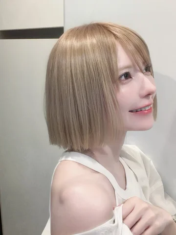 ギャルとうってかわってナチュラル爽やか。
顔のバリエーションありすぎ🤖🤖

髪の毛更にぱつっと切りました！✂︎
ハニーベージュ🍯お気に入り🫶🏻

りほ