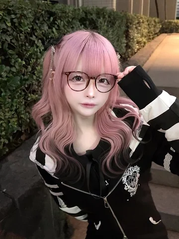 新しく出るかもかもなカラコンの打ち合わせに行ってきたよ😷💖
⁡
ホテラバさんとこの照明がちょー盛れるから
いつもここ来たら絶対写真撮ってるwww
⁡
ホテラ