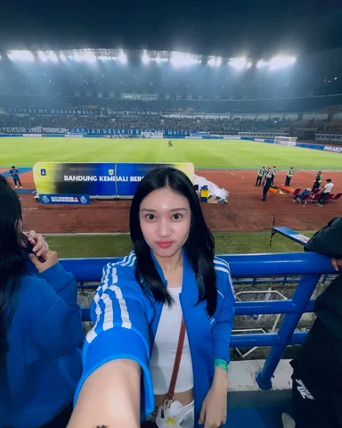 Aduh dingin banget kaya kamu .
4 - 1 🥶🤫