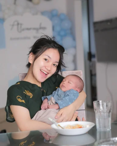 Kadang saking bahagianya dengan anak pertama kita lupa ada perjuangan luar biasa