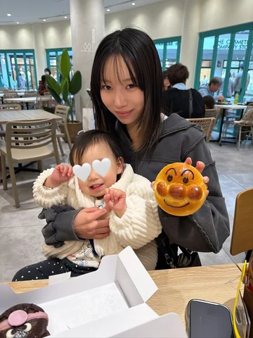 娘と推し活。バイキンマン最高。
悪役好きなのめっちゃ私の遺伝子引き継いでるって感じ。

前に他の子が遊んでたアンパンマンのブロック全部綺麗に裏返してバイキンマン