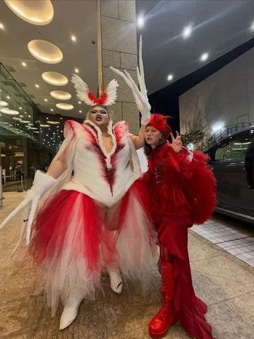 素敵なLMの皆様と❤️‍🔥❤️‍🔥
皆衣装もメイクもバッチバチでめちゃくちゃ可愛かったです😭👏🏻
ありがとうございました🥰

てかじんじん次の撮影か