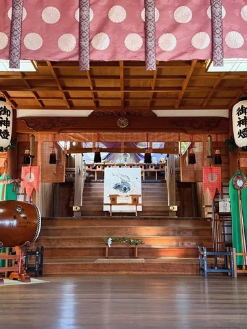 淡路島の岩屋浦祈祷祈願祭にて
石屋神社に
私の墨画が奉納されました
🙏
この世に石屋神社がある限り
自分の墨画が保存され続けて後世に残されると思うと
不思議で