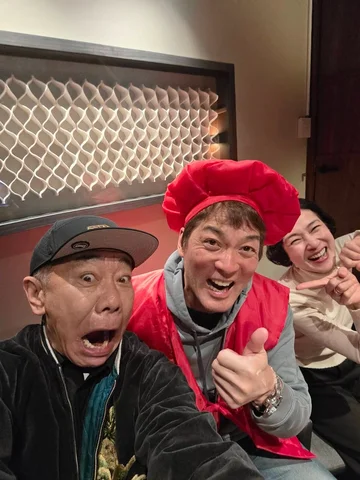 ①ザワつく還暦おめでとう会！！HAWAII支部ALOHA村隊長・空手選手一茂さん、還暦60歳オメデトウございます！！ドル高すぎで、朝ゴハン・昼ゴハン・夜ゴハン高