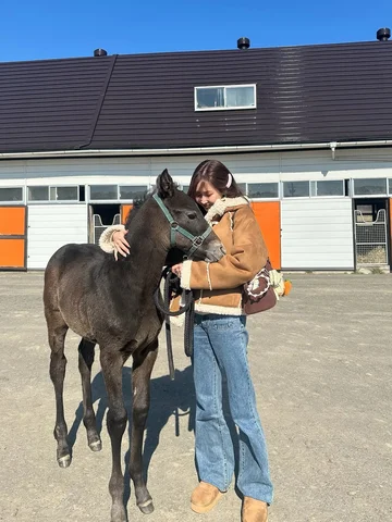 みんなが心配していたあの仔馬。

私に出来ることはじめているからね。

いまはまだバタバタしているから、改めて報告させてね。