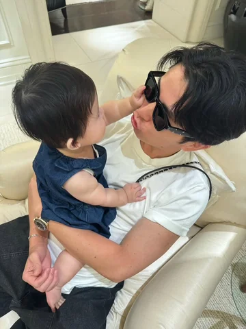 👶🐶