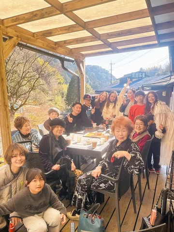 ばあちゃんズ旅👵🚌
in @kawachibase_ryueisou 🌸

一年に一度のこのバス旅。
ばあちゃんたちが、とてもとても楽しみにしてくれている