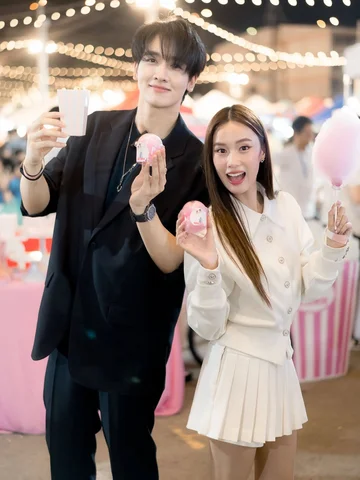 ละครกลางแปลง 📺🩷🍧😋 หวานมากกก 
“ก็รักมันปักใจ” 💘