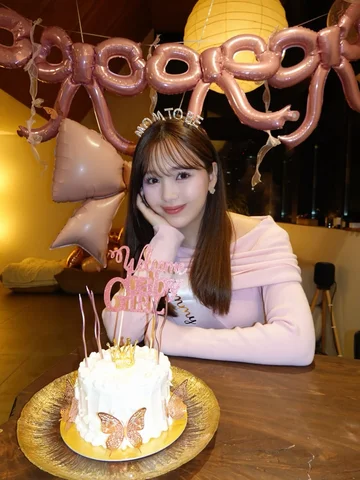 またまたお友達にお祝いしてもらっちゃった☺️🎀

もうメディアに出るお仕事はあと3回🥹✨
なんだかあっという間に感じます....🥲