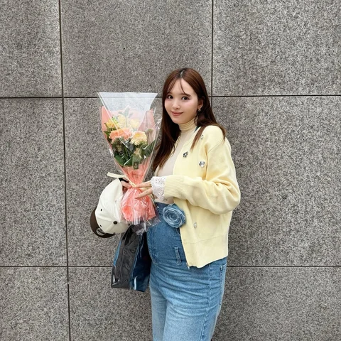 今日の私服🐤💛

天気が良くてぽかぽかだったので
春服を着てみました☺️

新しいデニムも後何日かで入らなくなりそうだから
今のうちに🎀産後にまた違う形で