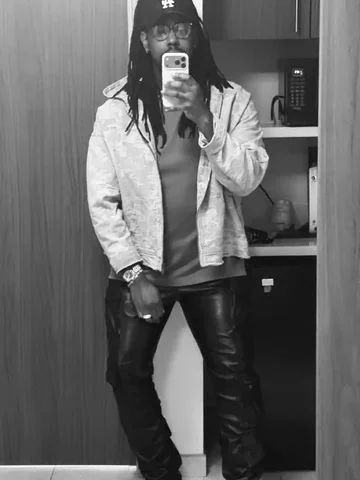 Remember to live while you’re alive 🫶🏾
