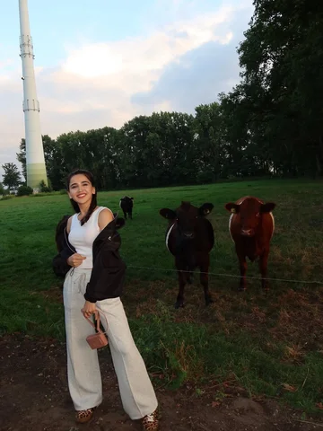 Galanski sigirla rasmga tushvolilu diyishdi😄