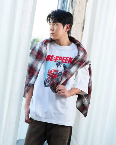 ผมเก็บเสื้อ Hateberry ทุกเวอร์ชั่นทั้งหมดแล้วครับ