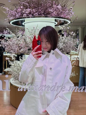 「Le Café Ami」　
東京で一番早く桜が見られる春の空間で
期間限定で展開してるみたい🤍🌸

@amiparis