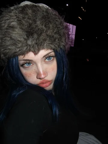 blue hair :3 🦕🦕🦕🦕