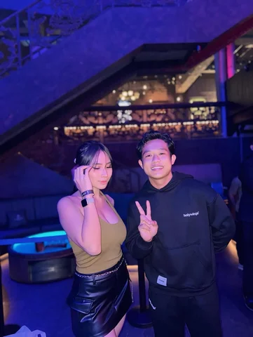 Bermula dari nonton pertandingan boxing , trus di tawarin boxing, dan akhirnya f