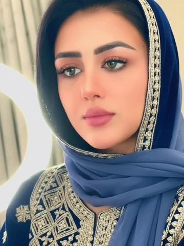 ما درته ځان وسپاره، ته بې وفا شوې
زما نصیب کې یوازې تنهايي پاتې شوه
#zainabjan20