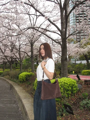 Hi, April full bloom 🌸🤎 @Dior #DiorSS26