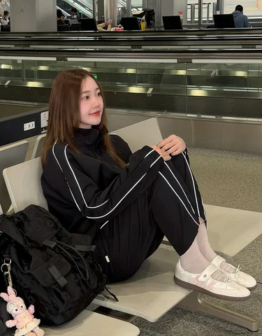 landing in somewhere 💭xxx 

#SASOM #SASOMFriends #Adidas
