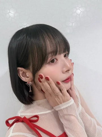 ニューネイル❤️
真っ赤なネイルってやっぱり良い！
今日あやかさん(@ayaka_shinohara_wiz )
と二人の新たな目標も出来たから、
それに向かっ