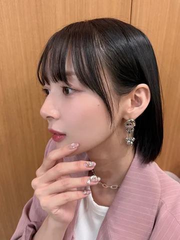 最近のネイル💅
何歳になってもキラキラがだーいすき
ビジューがお気に入りなの