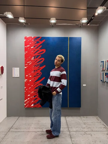 あのね、人生ではじめてのアート作品を買ったんだけど、その作家の人がロイのことをこのアートフェアに誘ってくれて、人生初めてのアートフェアにも行ってきました🎉前回