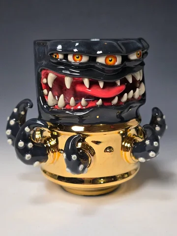A few from the latest batch. Which one is your favorite ? 
#monstermugs #porcela