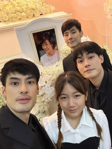 รูปนี้แม่สวยมากเลย 🤍 คิดถึงนะแม่ คิดถึงมากๆ 

@momomama1234