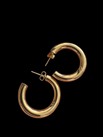 ✨SOLD✨The simple elegance is of Gold hoops! Newish, 14k Gold, 30mm or 1.1” wide 