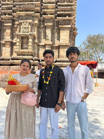 देव मंदिर पूजा करके दिल खुश हो गया