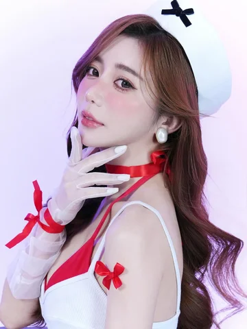 偷心小護士🍒
今晚就偷偷闖進你的心房💞
📷 @ivansu0610 
💄 @7776.__ 
📹 @ivansu.studio_ayo 
👗 @do