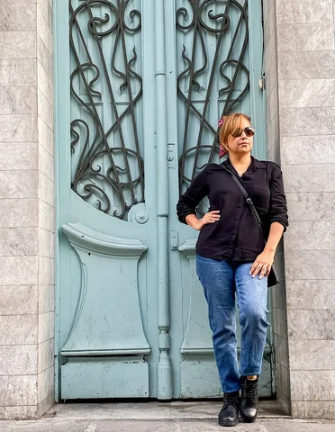 "Cuando encuentras una puerta bonita… te tomas la foto. Porque la actitud siempr
