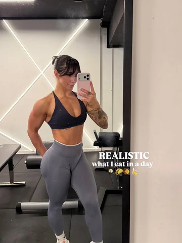 wellll here’s something you don’t see very often on socials.. REAL FOOD! no bars