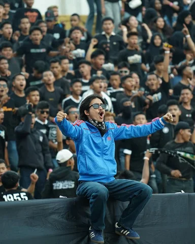 Mimpi itu sekarang udah didepan mata, ini kali kedua aku jadi saksi kita tembus 