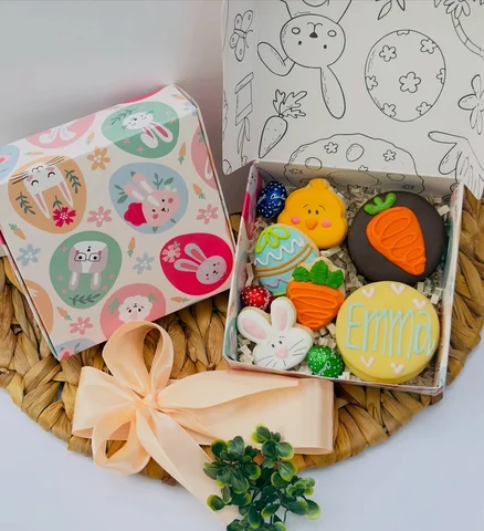 Mini cajita personalizada 🥕🐰
Incluye 
- 1 alfajor manjar diseño zanahoria 
-1 