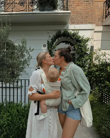 our perfect family🥲🩷 so so blessed to be able to experience this little life