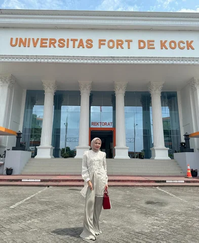 Senangnya lebaran bisa main ke Universitas punya-nya Opa Dkk . ternyata bagus ba