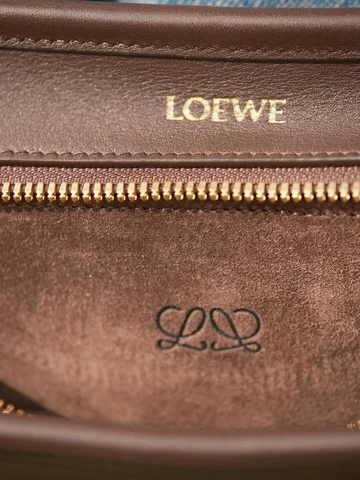 @loewe "AMAZONA 180"

#LoeweAmazona180 #loewe #ロエベ
#ThanksLoewe