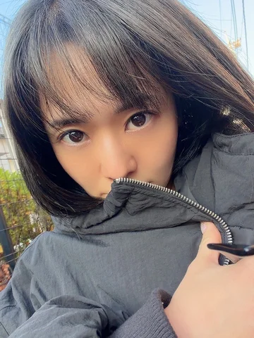 気付けば3ヶ月ぶりに美容院。
1番怠りやすい髪のメンテ。
根元伸びすぎてヤバかったよw

最近ふさぎがちだったけど
髪の毛整えて、テンション上がった。
やる事は