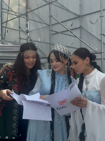 Нооруз майрамы кут болсун 🌷 
Жерибизде тынчтык, элибизде ынтымак болсун 🙏🏻

Б
